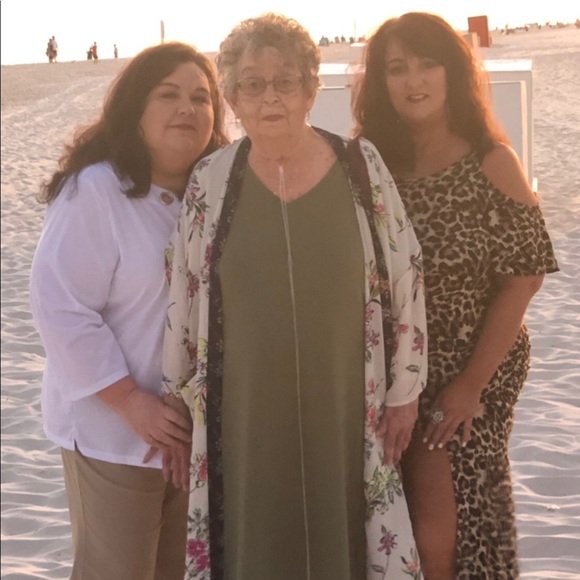 Meet your Posher Ambassador, Jacqueline - Picture 5 of 7